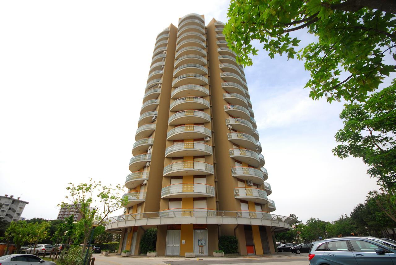 Appartamenti Puerto Do Sol Lignano Sabbiadoro Exterior photo