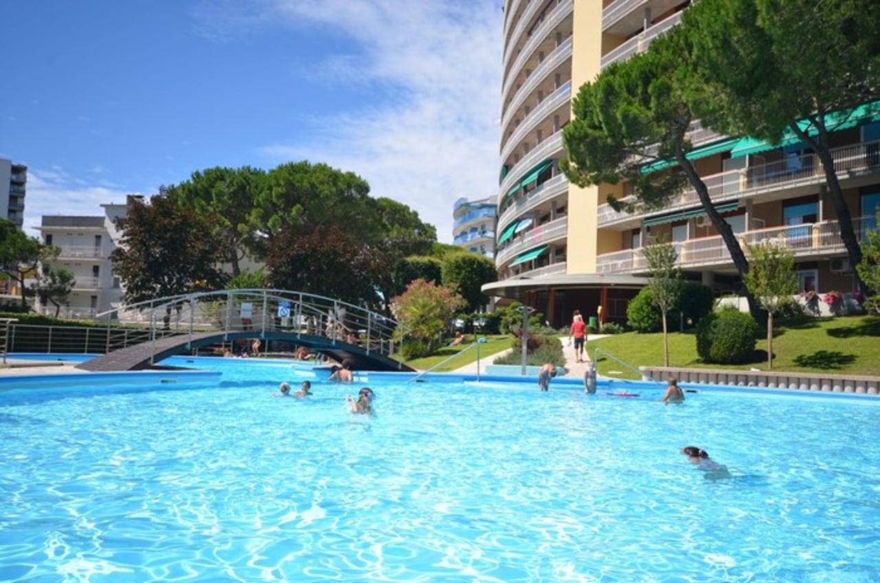 Appartamenti Puerto Do Sol Lignano Sabbiadoro Exterior photo